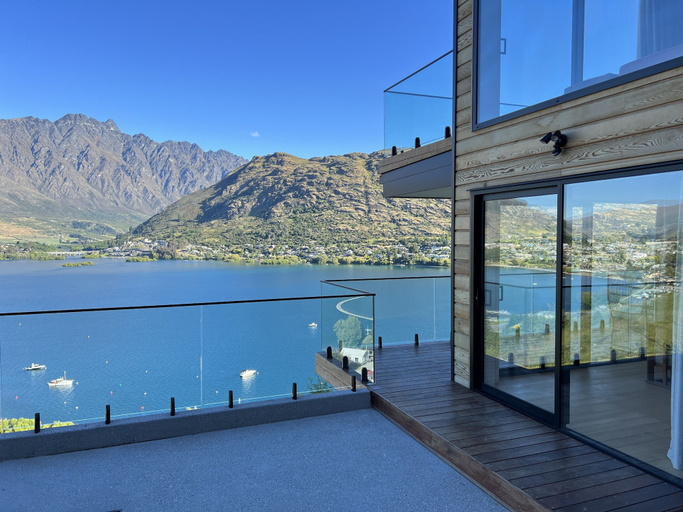 Sport & Beauty, Stunning Lakeview QT Holiday House, Queenstown-Lakes
