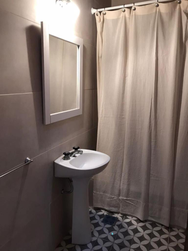 Bathroom 3, 1876 bed and breakfast, Chivilcoy