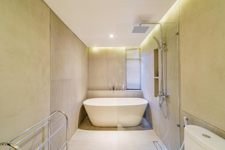 Bathroom 9