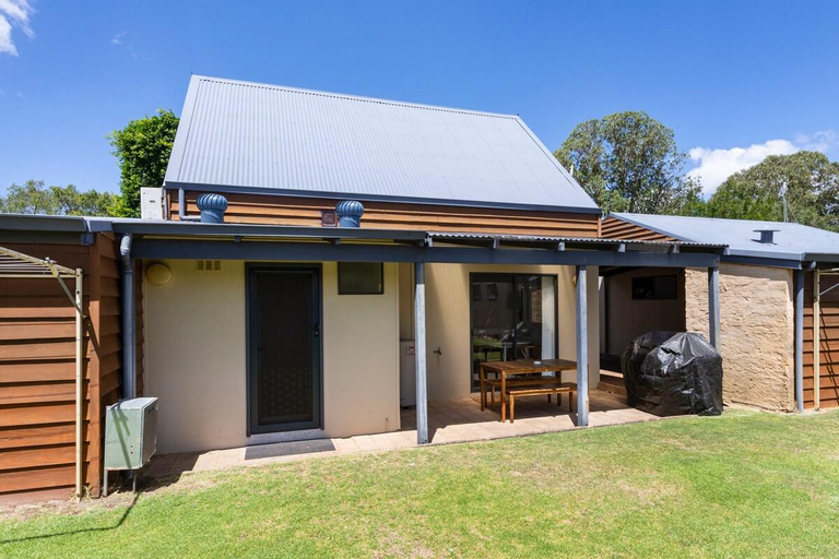 4, 9 Dunn Bay Village, Busselton