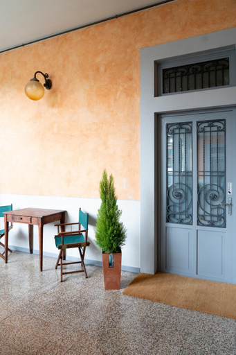 Others 4, Varese Suites, Varese