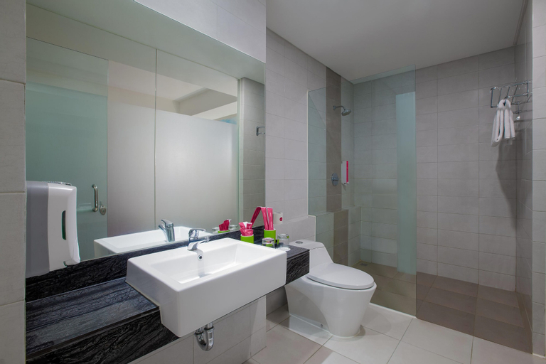 Bathroom 13