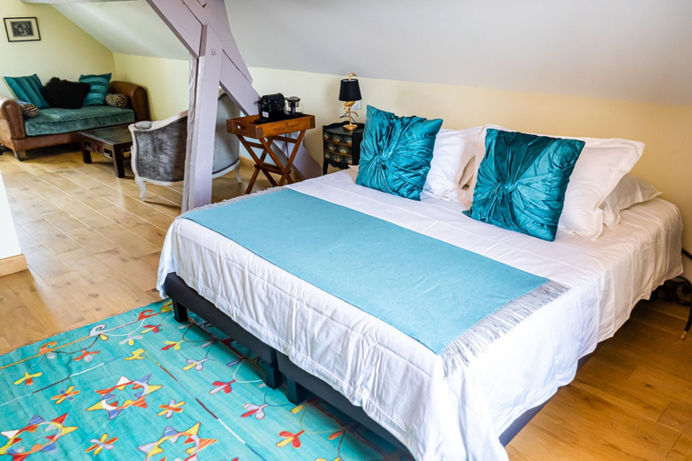 Bedroom 3, 23, Gironde