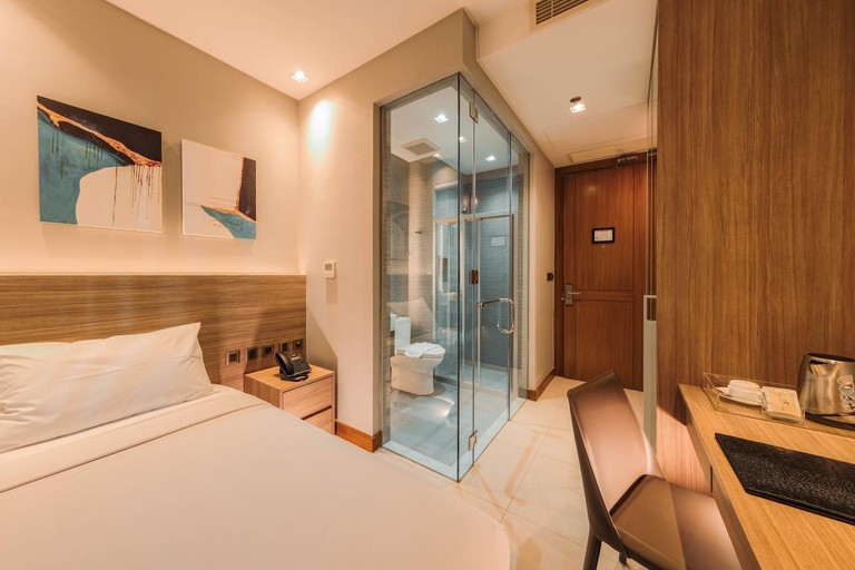 Bathroom 2, The Hotel Andrea, Cauayan City