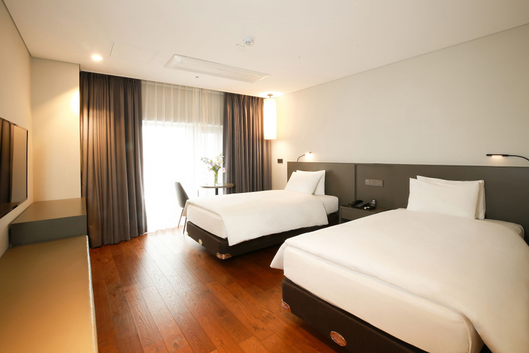 Bedroom 3, WesternLife Hotel, Iksan