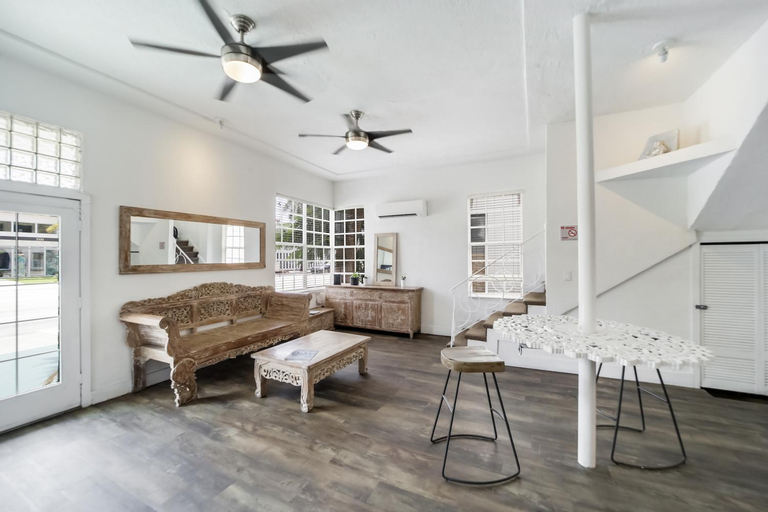 Public Area, Treehouse Hotel, Miami-Dade