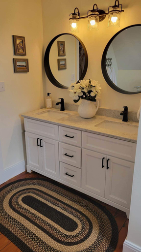 Bathroom 3, Clinton Pond Bed and Breakfast, Queens
