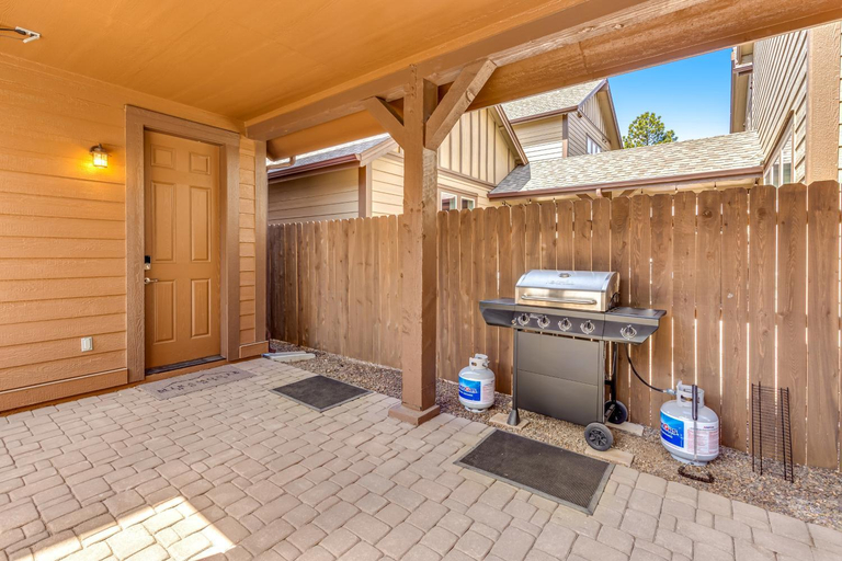 5, Hideaway in the Sun, Coconino