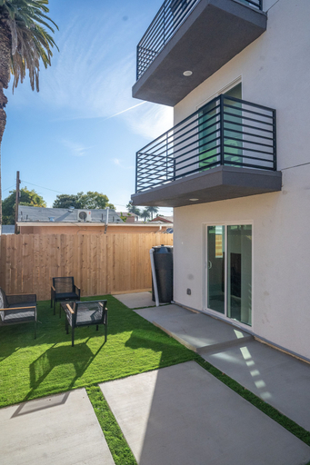 Exterior & Views 2, Normandie Hostel, Los Angeles