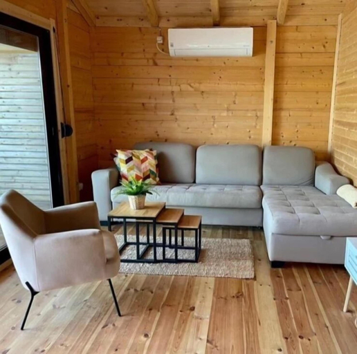 Others 5, Lazar House Ada Bojana