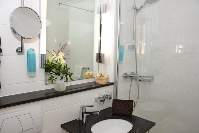 Bathroom 18