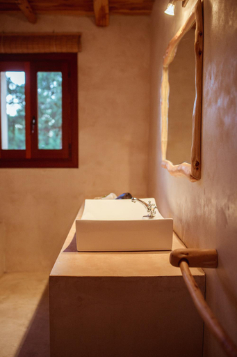 Others 3, Casa Mayo, Baleares