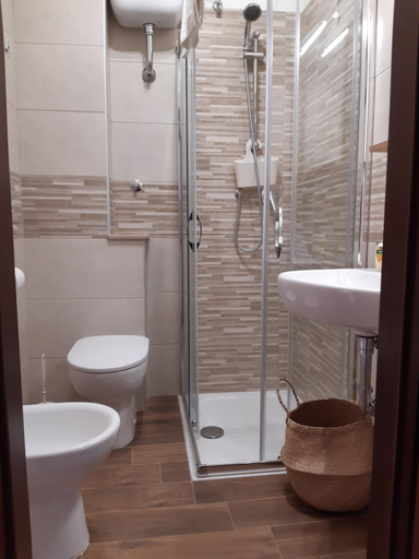 Bathroom 2, Casa "Paolo e Francesca" Monolocali Studio Apartments, Reggio Di Calabria