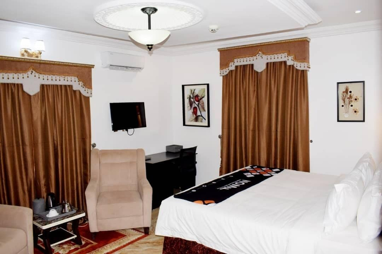 Bedroom 2, Place Tochil, Owerri West