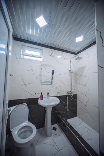 Bathroom 4, Makos Guest House, Tskaltubo
