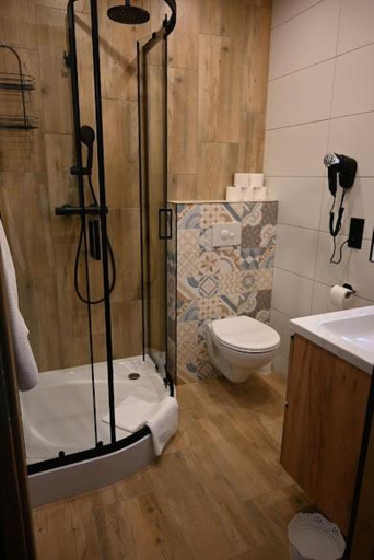 Bathroom 3, Willa i domki Victoria, Cieszyn