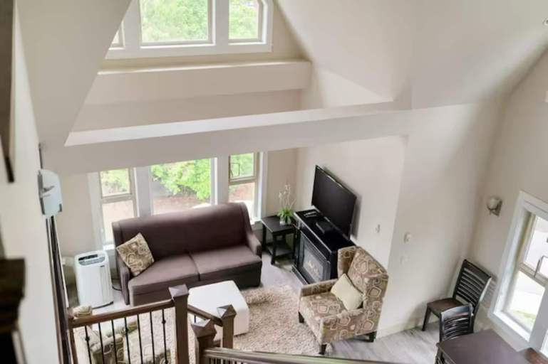 Others 4, Mountain View Penthouse 7BR Combo, Fraser Valley