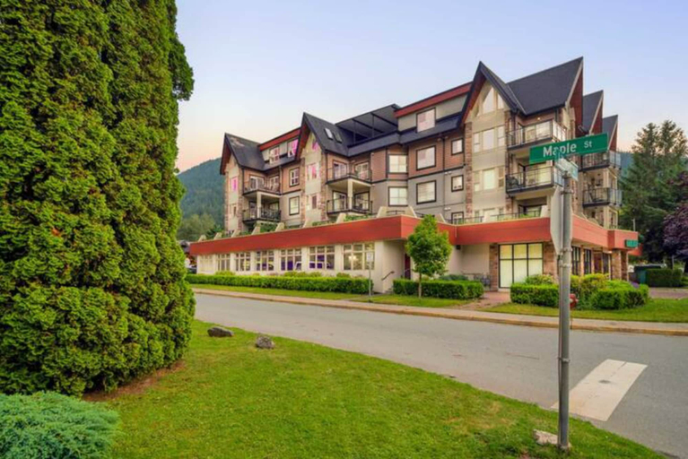 Exterior & Views 2, Penthouse Lake Home 3BR Amazing View, Fraser Valley