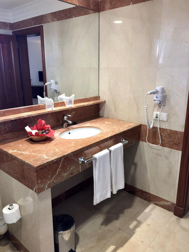 Bathroom 4, Las Marismas de Corralejo, Las Palmas