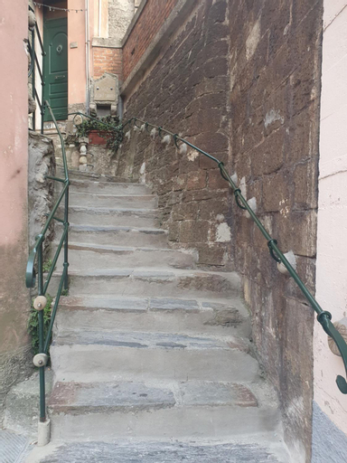 Others 4, LA CASA DI MINA, La Spezia