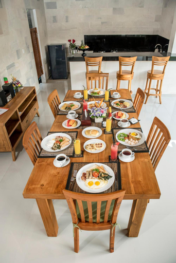 Dining Room 11
