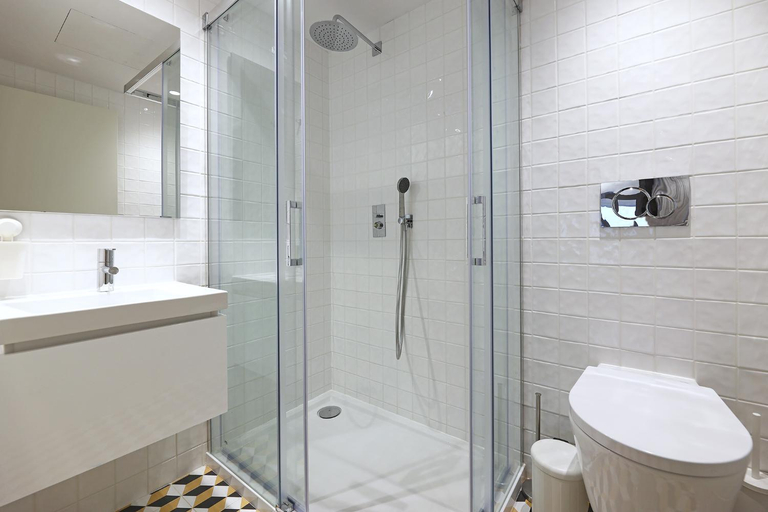 Bathroom 2, FLH Porto Downtown GuestHouse, Porto