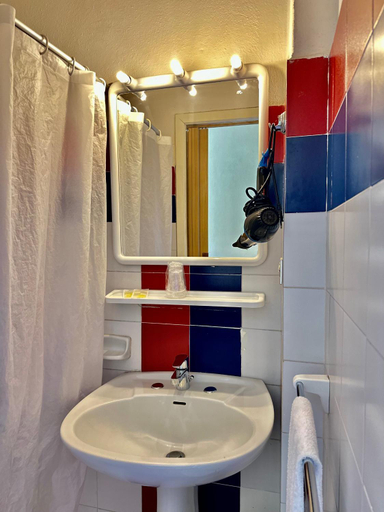 Bathroom 5, Innpiero, Messina