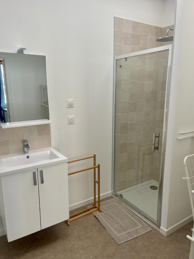 Bathroom 3, Residence Pont a l'Herbe, Nord