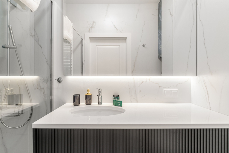 Bathroom 3, ShortStayPoland Premium Herbu Korczak P2, Warsaw