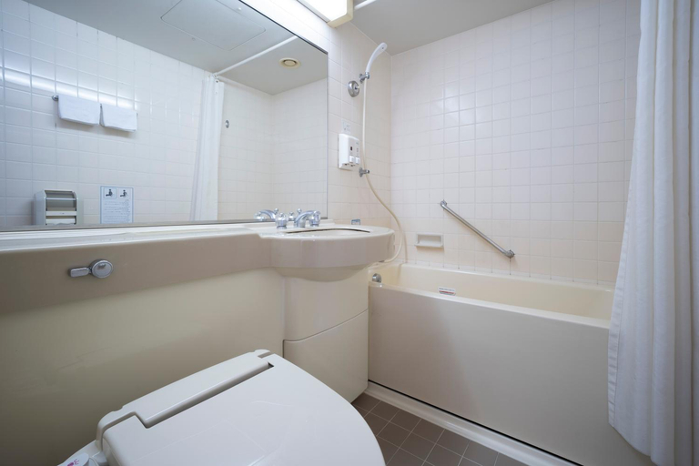 Bathroom 4, Kuwana Green Hotel (kuwana Ekimae), Kuwana