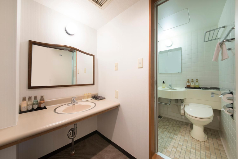 Bathroom 4, Oarai Park Hotel, Ōarai