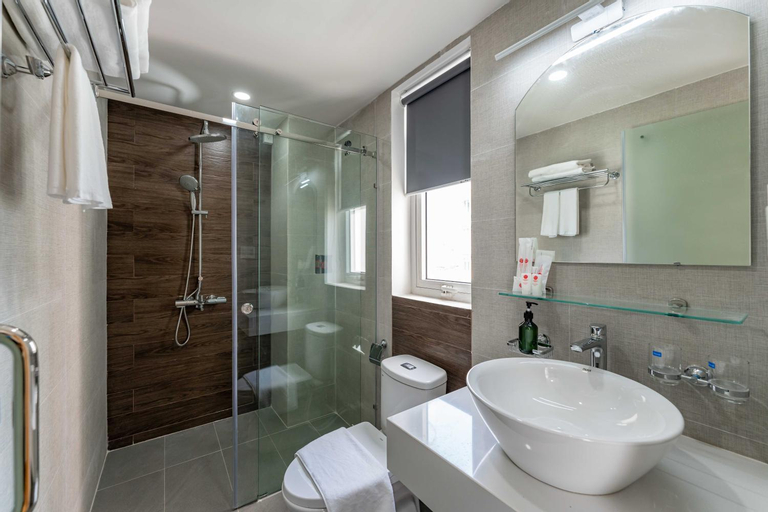 Bathroom 7