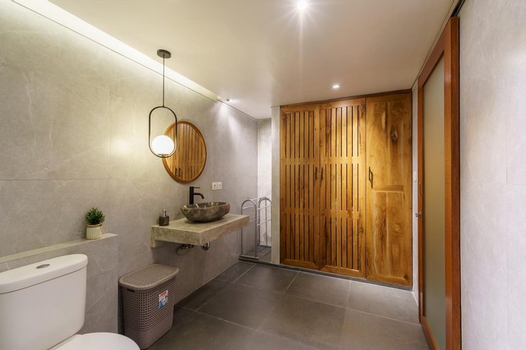Bathroom 19