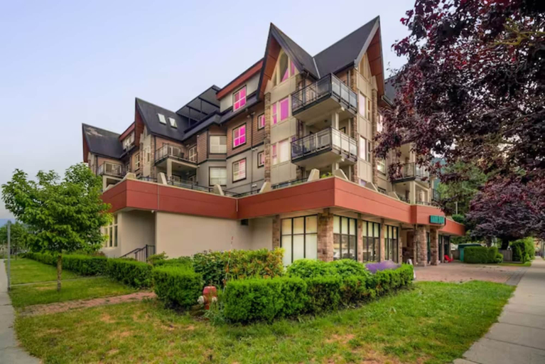 Exterior & Views 2, 4BR Penthouse Rooftop of Harrison, Fraser Valley