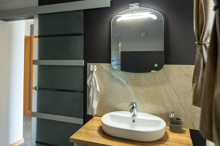 Bathroom 3, Apartmaji bungalovi i sotorisce Silva, Ljutomer