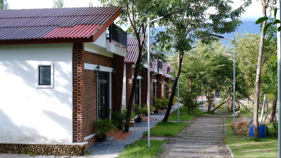 Exterior 9