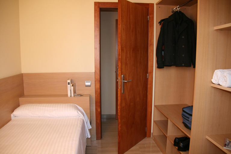 Bedroom 2, Suites Arago 565 - Abapart, Barcelona