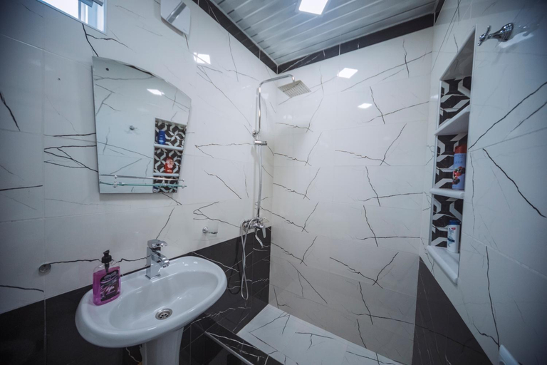 Bathroom, Makos Guest House, Tskaltubo