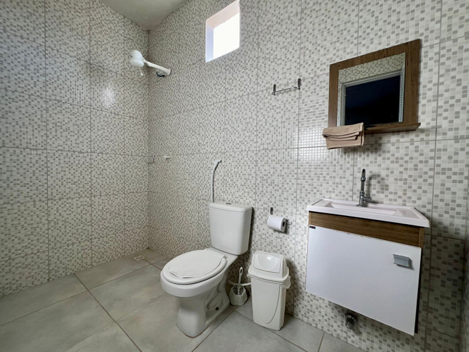 Bathroom 4, Pousada Ji & Joca Lagoa do Paraiso, Cruz