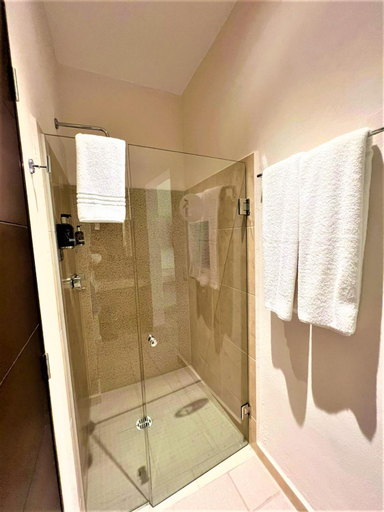 Bathroom 4, Days Inn by Wyndham Playa del Carmen, Cozumel