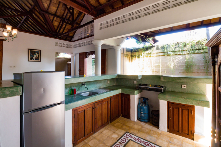 Dining Room 8
