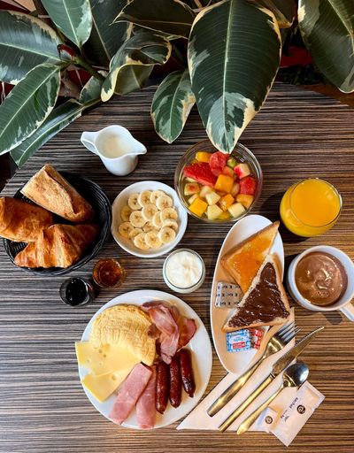Food & Drinks 5, Hotel Crocus Caen Memorial, Calvados