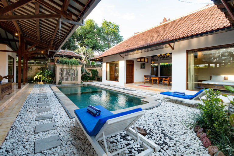 Swimming Pool 11