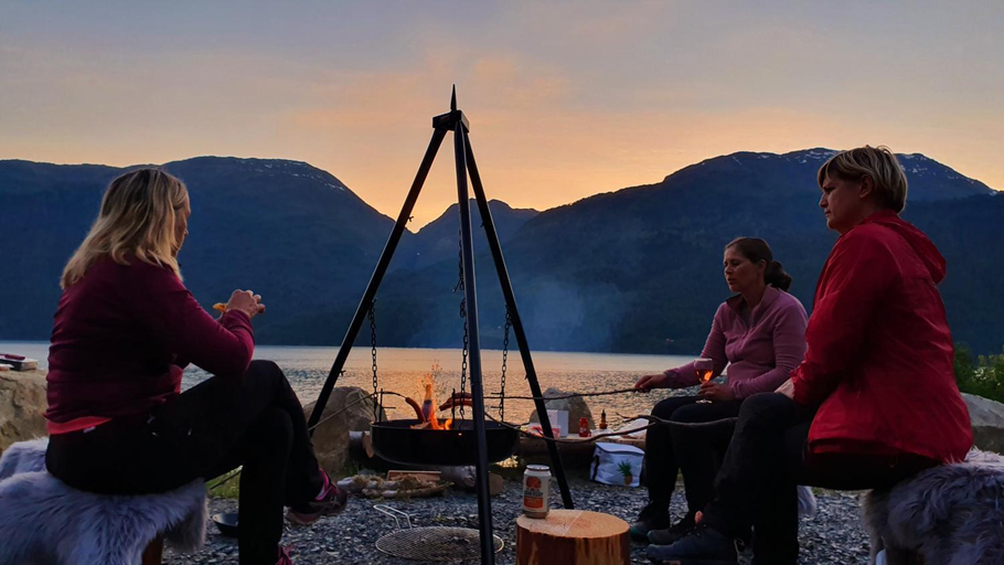 Others 3, Mikrohyttene i Akrafjorden, Etne