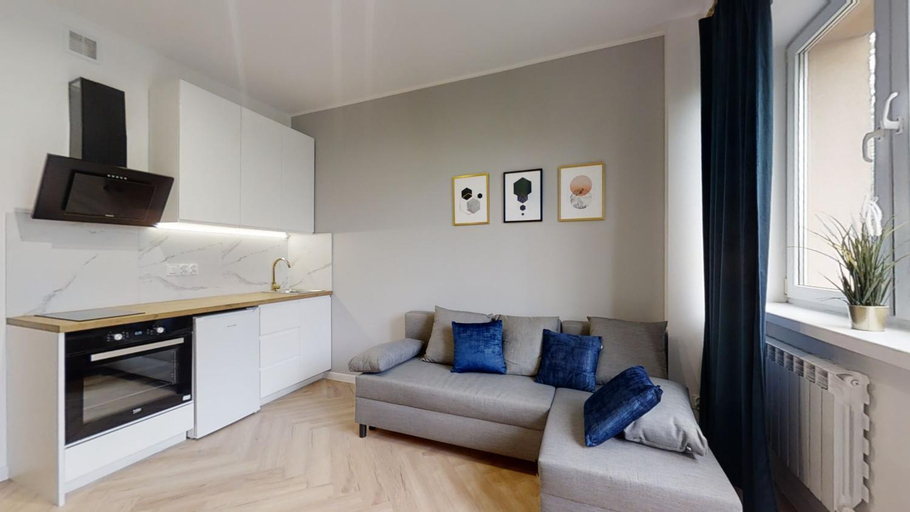 Others 4, Grabowska 8 by Homeprime, Warsaw