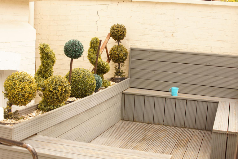 Others 5, Plaza Hotel, London
