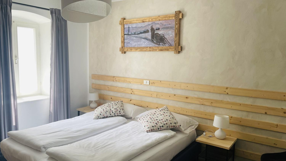 Bedroom 2, Garni Belvedere, Trento