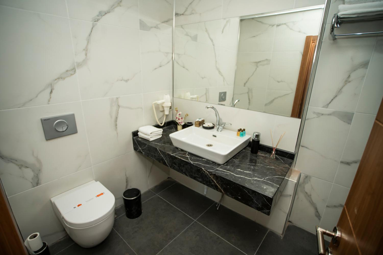 Bathroom 3, NOVA SUITE HOTEL, Merkez