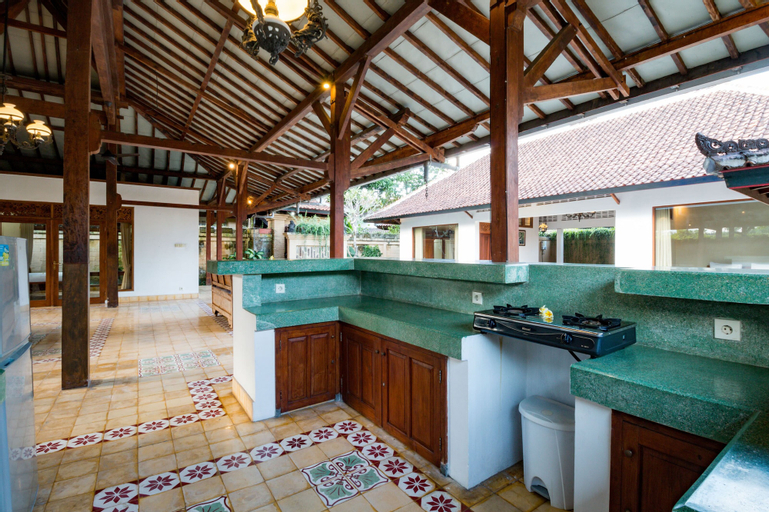 Bathroom 9