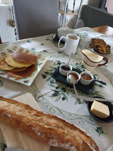 Food & Drinks 5, La Bruyere - B & B -, Allier